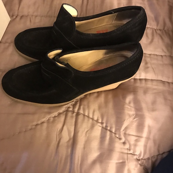 Shoe - Picture 2 of 5